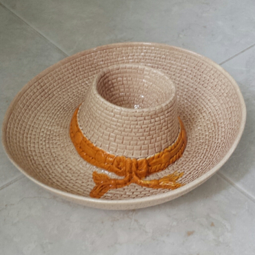 Ceramic Sombrero hat chip dish